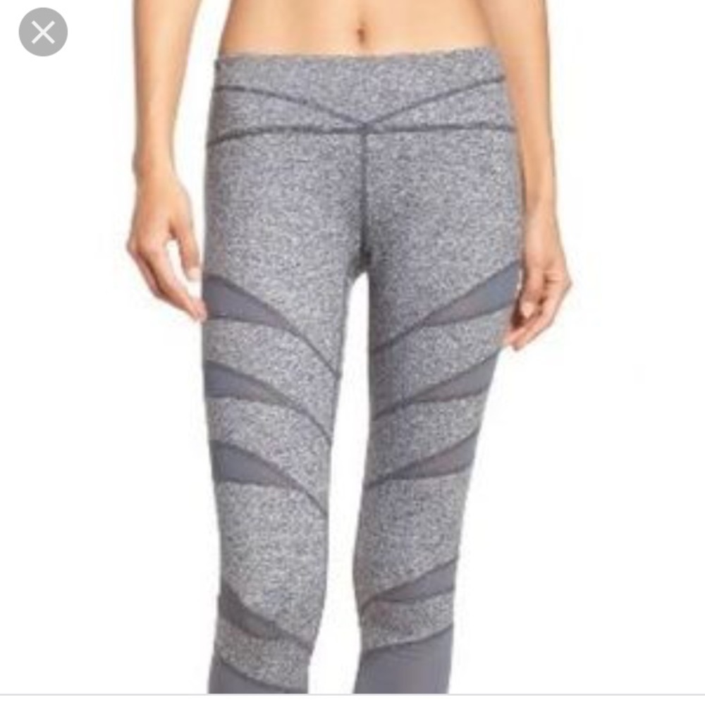 EUC Zella gray Low Rise Flash Crop Leggings medium